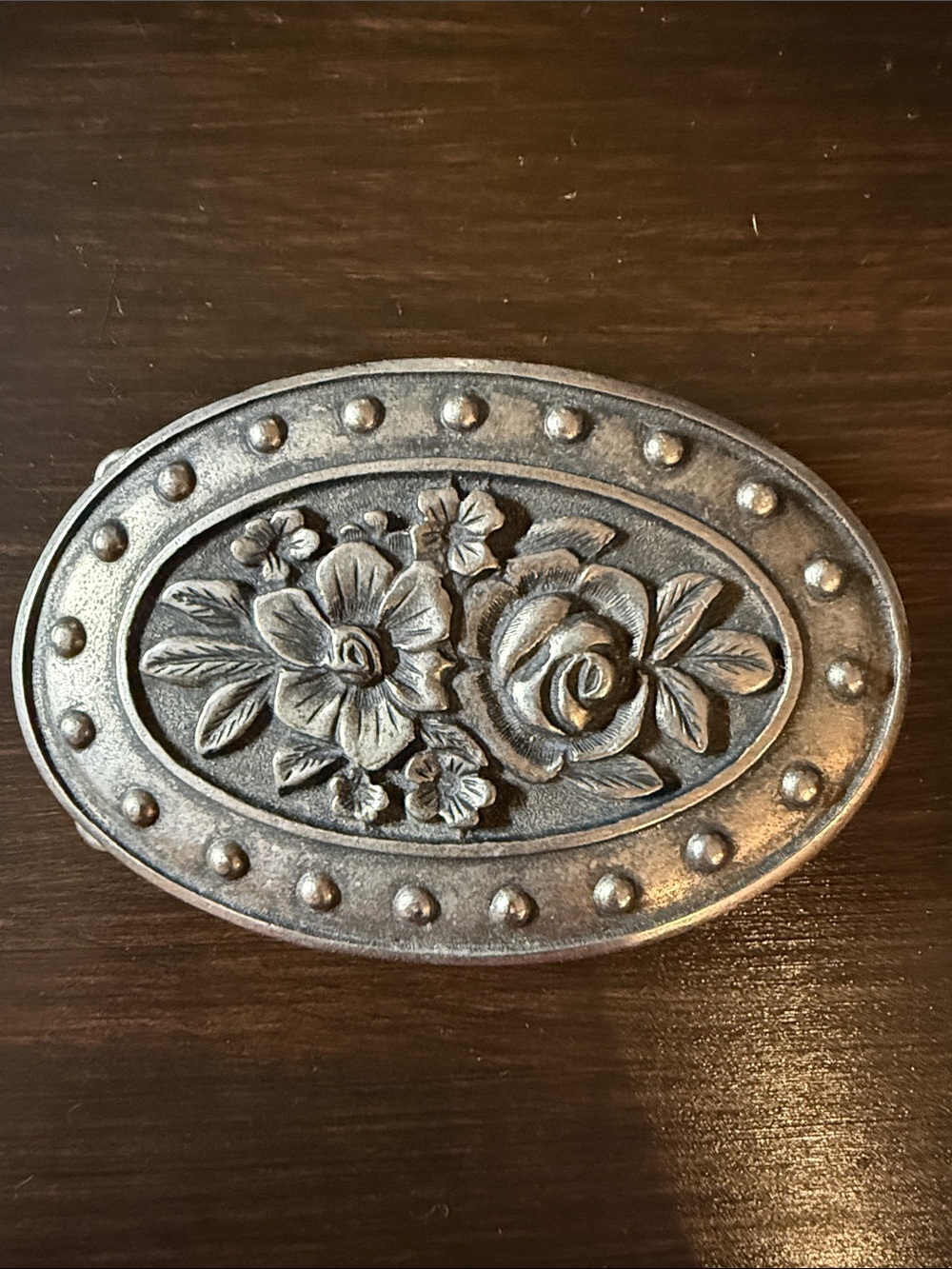 Heavy pewter belt buckle, vintage western charm!